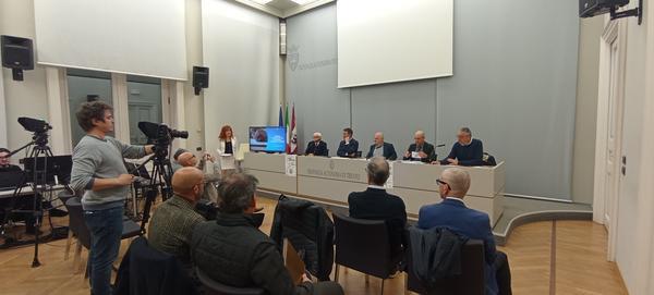 Immagine decorativa per il contenuto Premio giornalistico nazionale con al centro il binomio “Giovani e futuro”