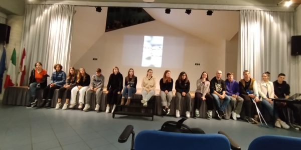 Immagine decorativa per il contenuto I progetti per i giovani offerti dal Piano giovani Valli del Leno