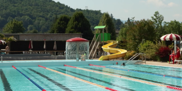 Immagine decorativa per il contenuto Per un’estate “a misura di famiglia”: Swim family e tutte le offerte dell’EuregioFamilyPass