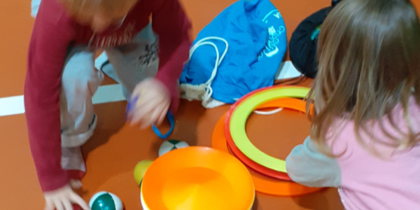 Immagine decorativa per il contenuto Case e città a misura di famiglia