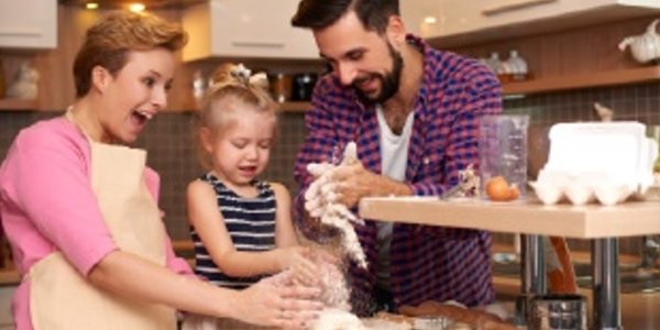 Immagine decorativa per il contenuto In cucina con mamma e papà