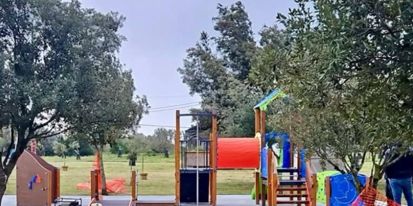 Immagine decorativa per il contenuto Un parco in ogni quartiere: nuovi traguardi per il Comune di Alghero