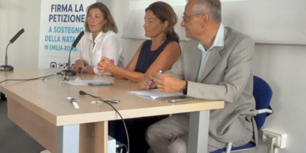 Immagine decorativa per il contenuto Natalità Bene Comune, presentata a Bologna la petizione per una legge regionale